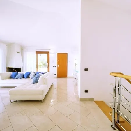 Azzurra, Quartu Sant'elena Villa *